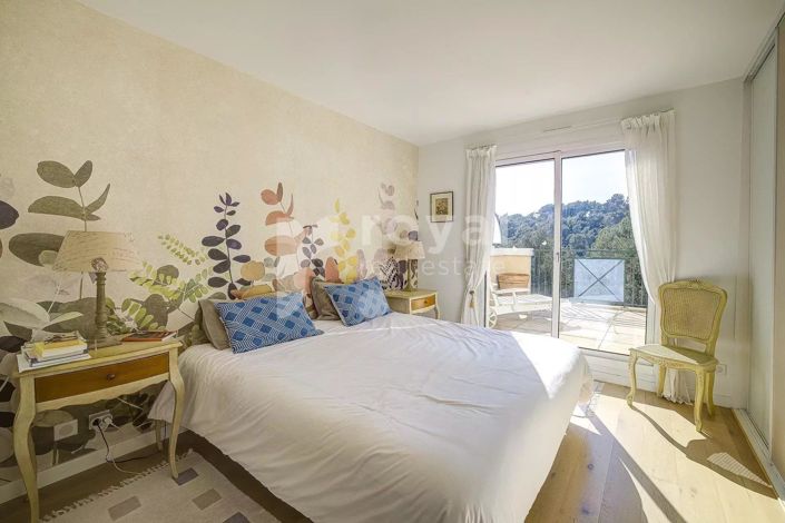 Image No.10-3 Bed House for sale