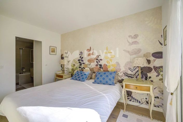 Image No.11-3 Bed House for sale