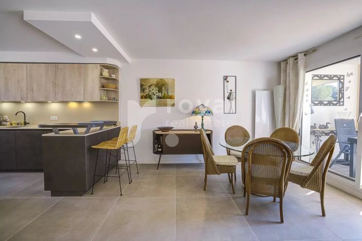 Image No.8-3 Bed House for sale