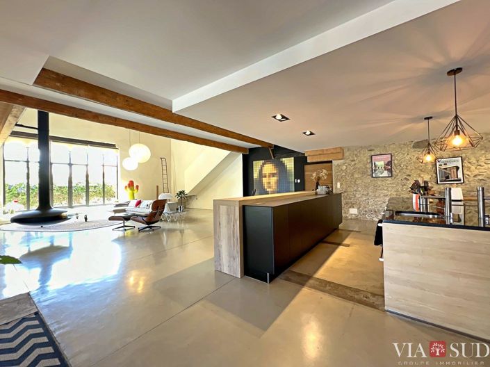 Image No.10-5 Bed Property for sale