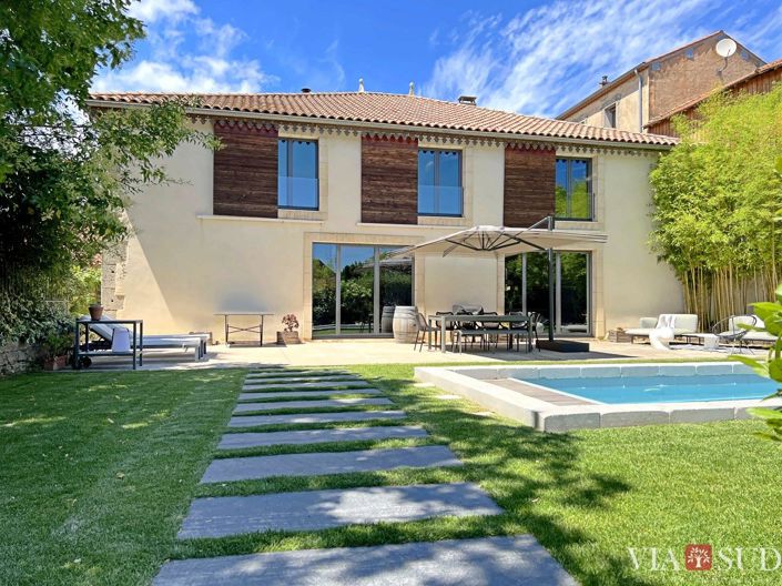 Image No.2-5 Bed Property for sale