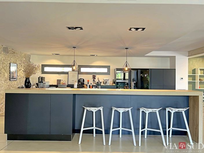 Image No.7-5 Bed Property for sale