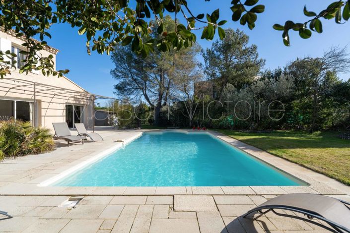 Image No.1-6 Bed House for sale