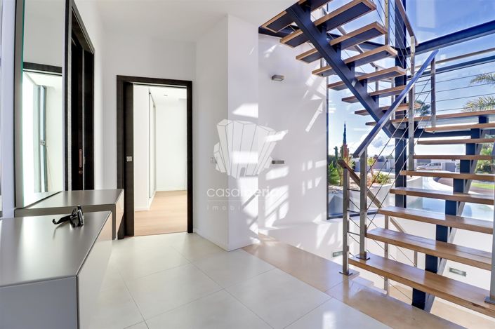 Image No.13-3 Bed House for sale