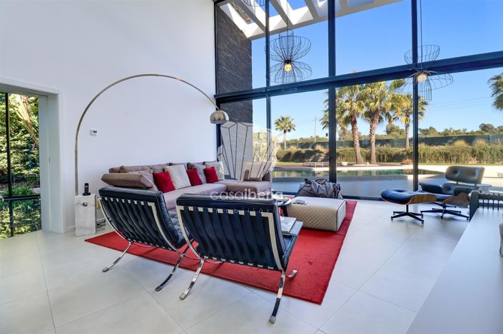 Image No.17-3 Bed House for sale