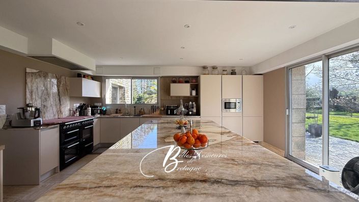 Image No.13-7 Bed House for sale