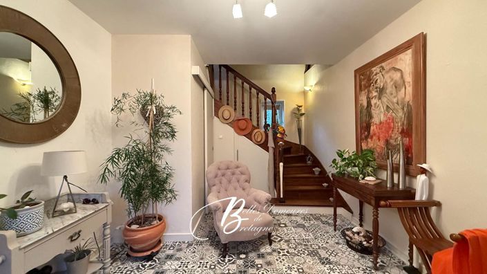 Image No.3-9 Bed House for sale