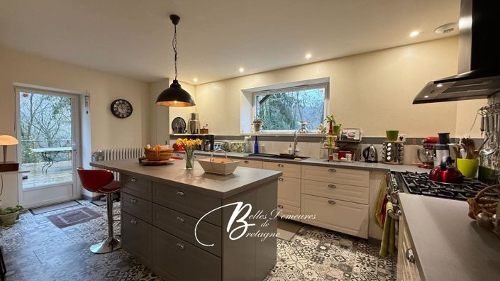 Image No.4-9 Bed House for sale