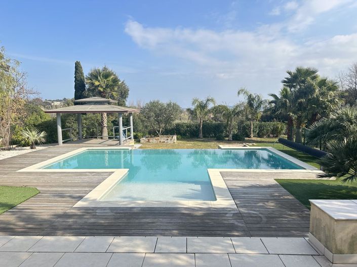 Image No.1-4 Bed House for sale