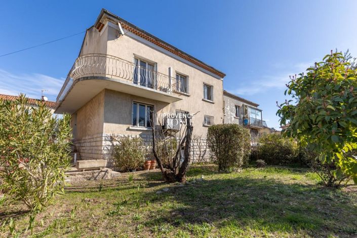 Image No.1-3 Bed House for sale