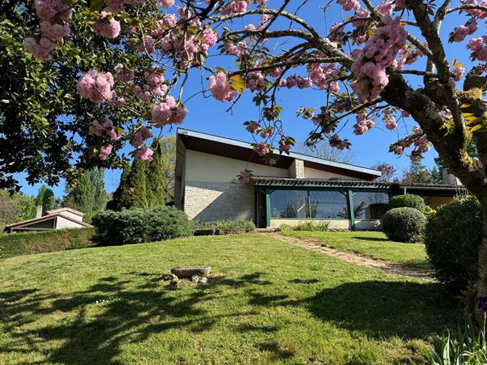 Image No.1-4 Bed House for sale