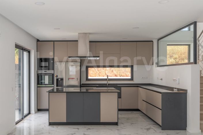 Image No.5-Maison de 4 chambres à vendre à Lagos