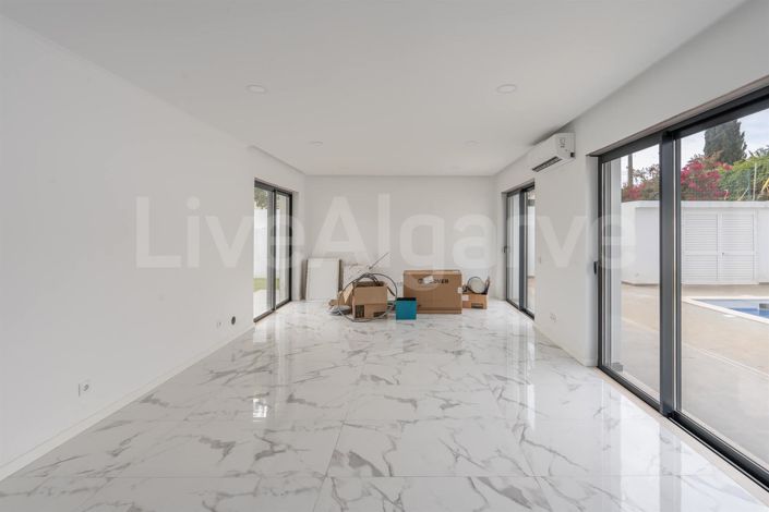 Image No.7-Maison de 4 chambres à vendre à Lagos