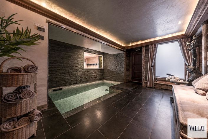 Image No.9-5 Bed Property for sale