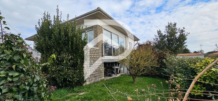 Image No.1-3 Bed House for sale