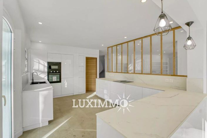 Image No.4-5 Bed House for sale