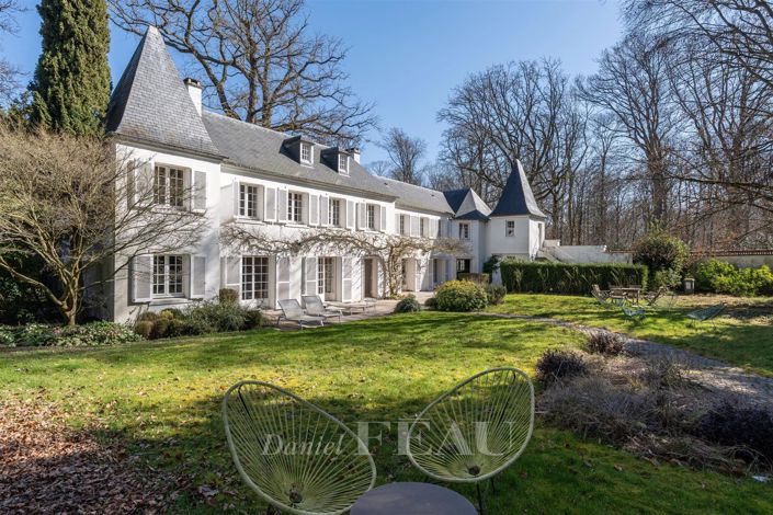 Image No.1-4 Bed House for sale