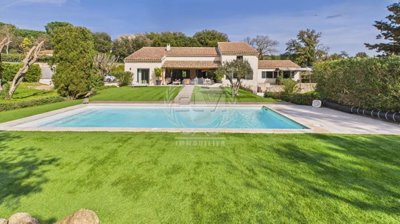 6 Bed House for sale