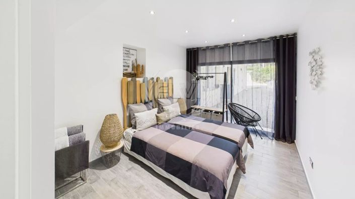 Image No.11-6 Bed House for sale