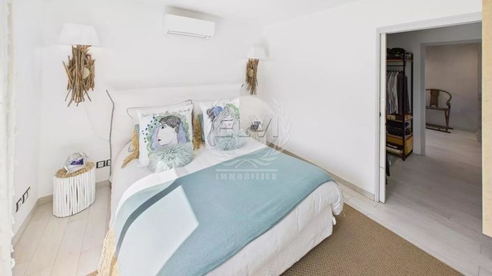 Image No.15-6 Bed House for sale