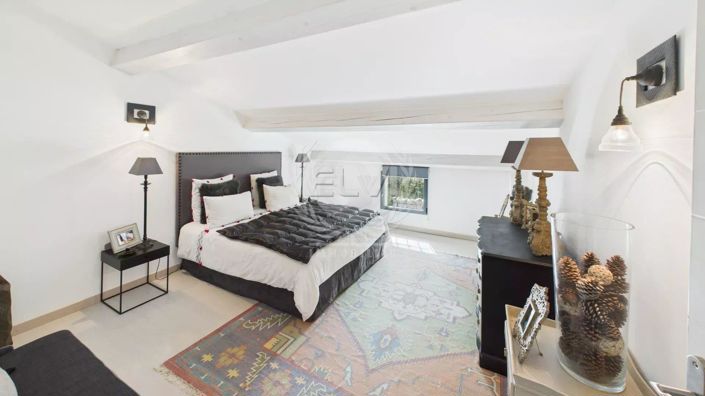 Image No.19-6 Bed House for sale