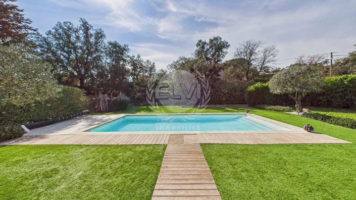 Image No.3-6 Bed House for sale