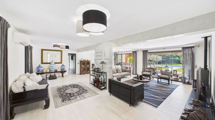 Image No.6-6 Bed House for sale