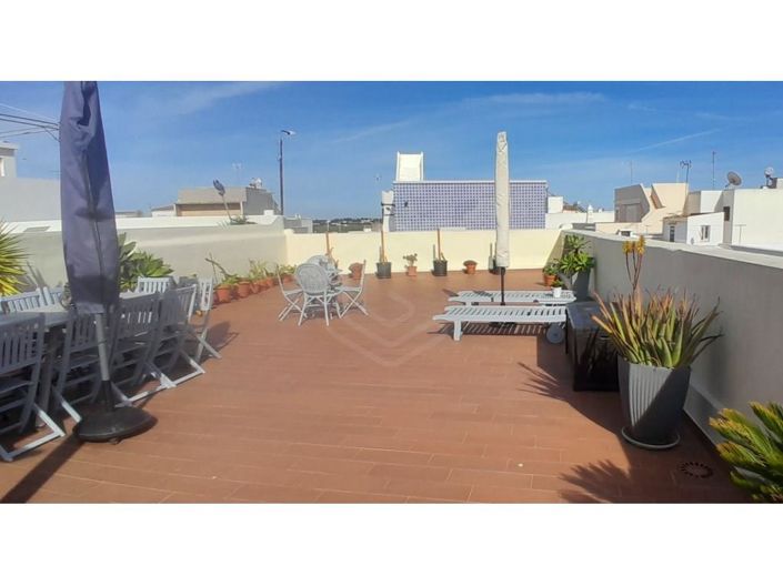 Image No.1-3 Bed House for sale