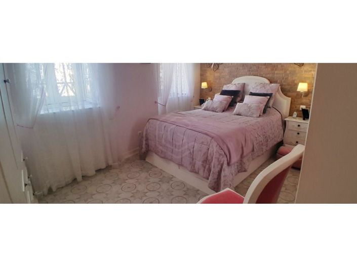 Image No.5-3 Bed House for sale