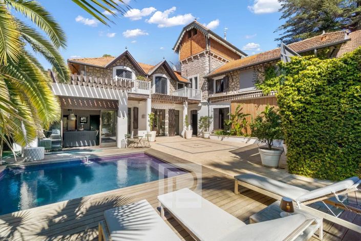 Image No.1-4 Bed House for sale