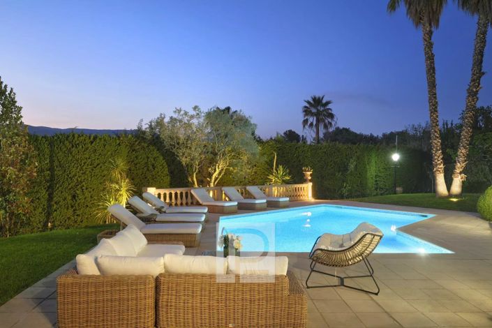 Image No.15-5 Bed House for sale