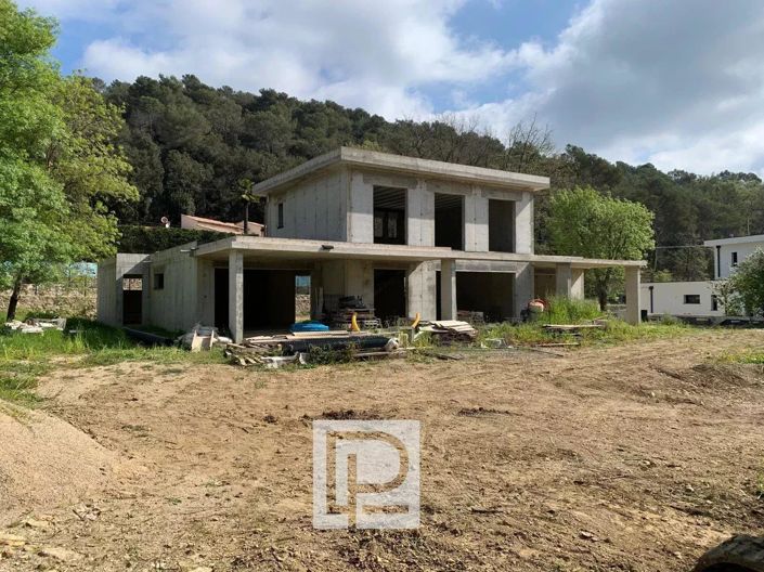 Image No.1-4 Bed House for sale