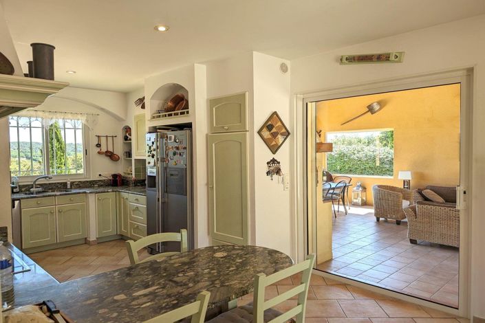 Image No.10-5 Bed House for sale