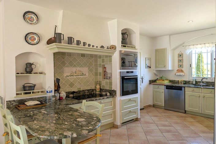 Image No.11-5 Bed House for sale