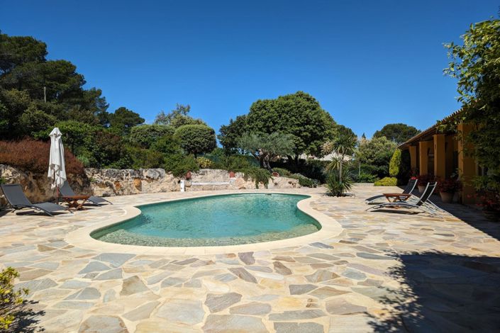 Image No.7-5 Bed House for sale