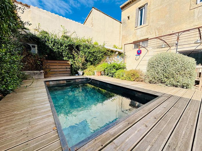 Image No.1-4 Bed House for sale