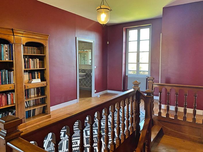 Image No.10-3 Bed House for sale