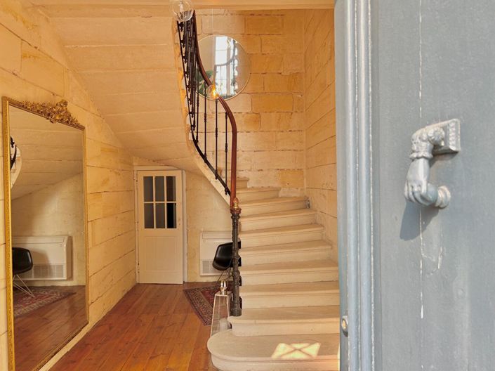 Image No.1-6 Bed House for sale