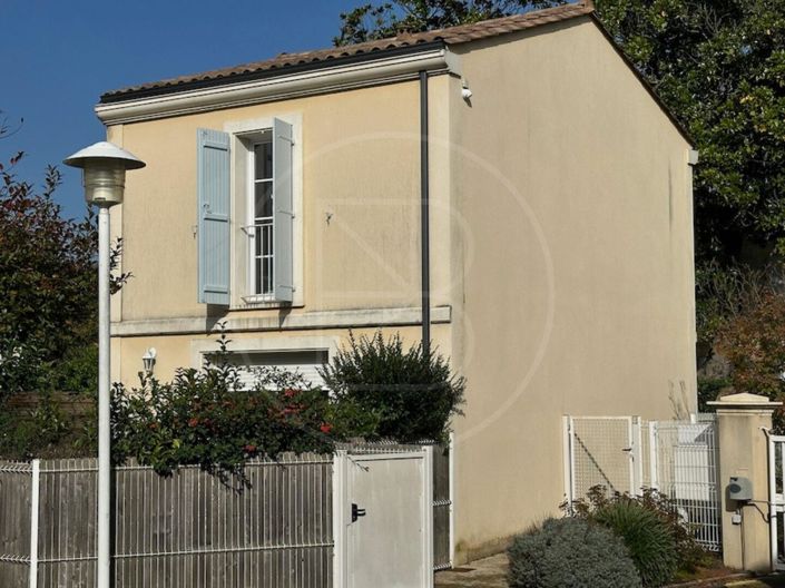 Image No.1-2 Bed House for sale