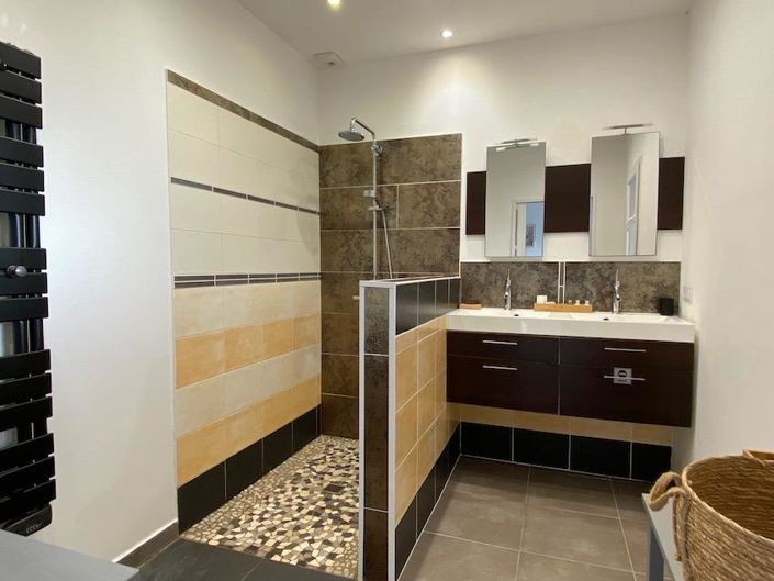 Image No.14-6 Bed House for sale