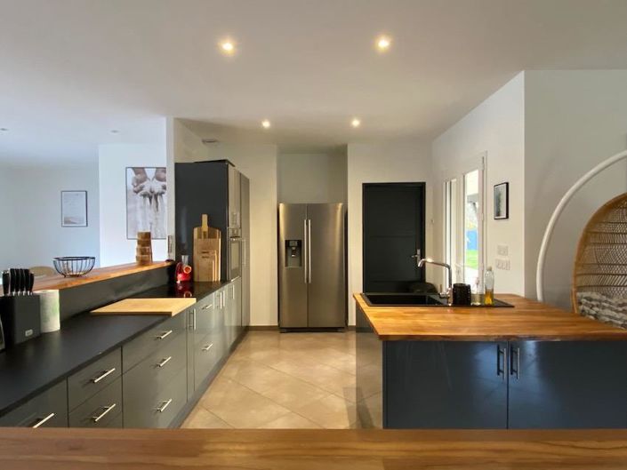 Image No.4-6 Bed House for sale