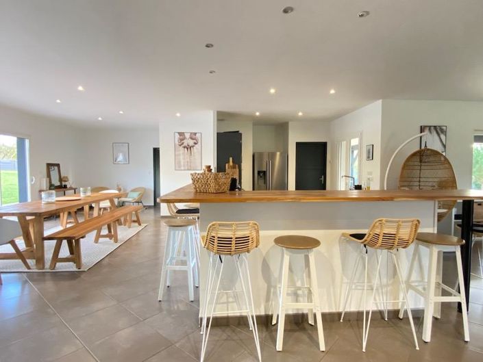 Image No.5-6 Bed House for sale