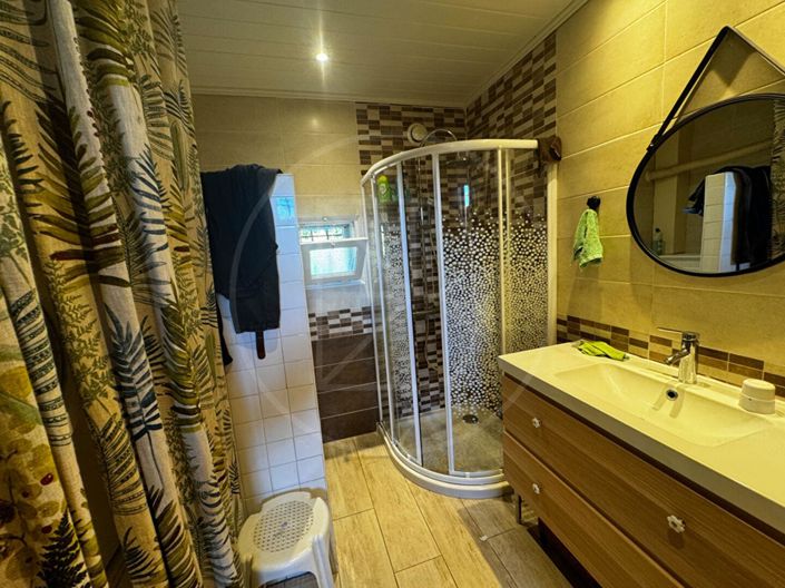 Image No.11-6 Bed House for sale