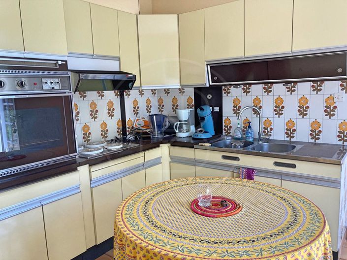 Image No.9-3 Bed House for sale