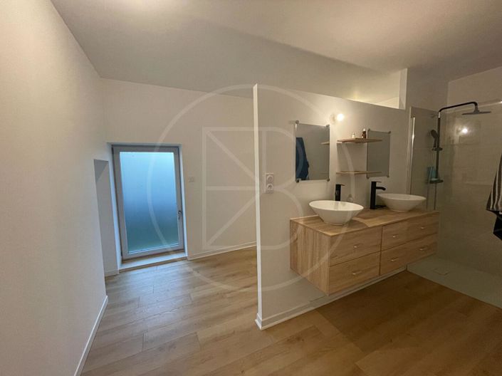 Image No.11-2 Bed House for sale