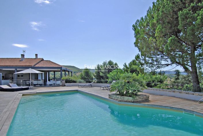 Image No.1-5 Bed House for sale