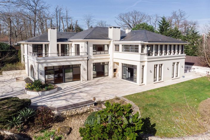 Image No.1-5 Bed House for sale