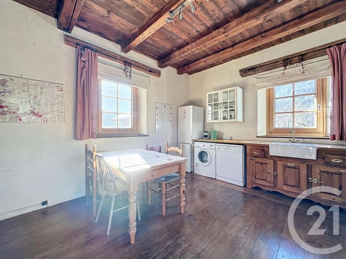 Image No.20-7 Bed House for sale