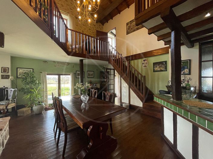 Image No.10-5 Bed House for sale