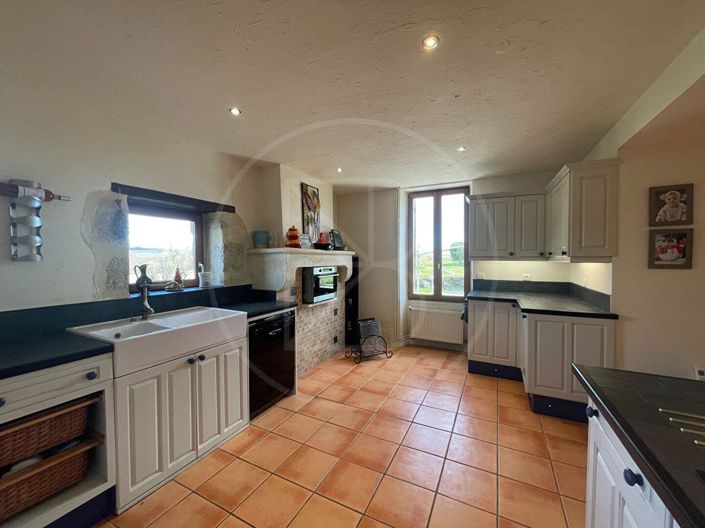 Image No.5-5 Bed House for sale